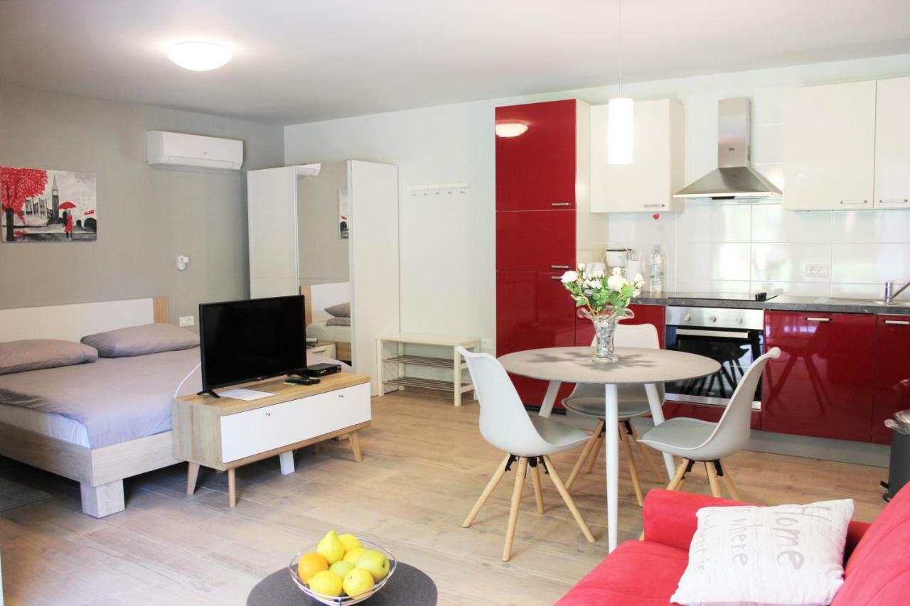 Apartmani Zuzic Пореч Экстерьер фото