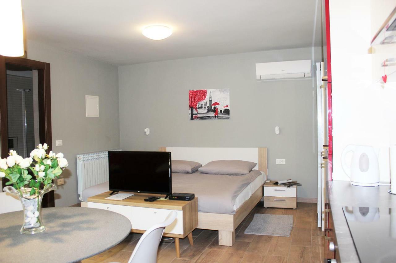 Apartmani Zuzic Пореч Экстерьер фото